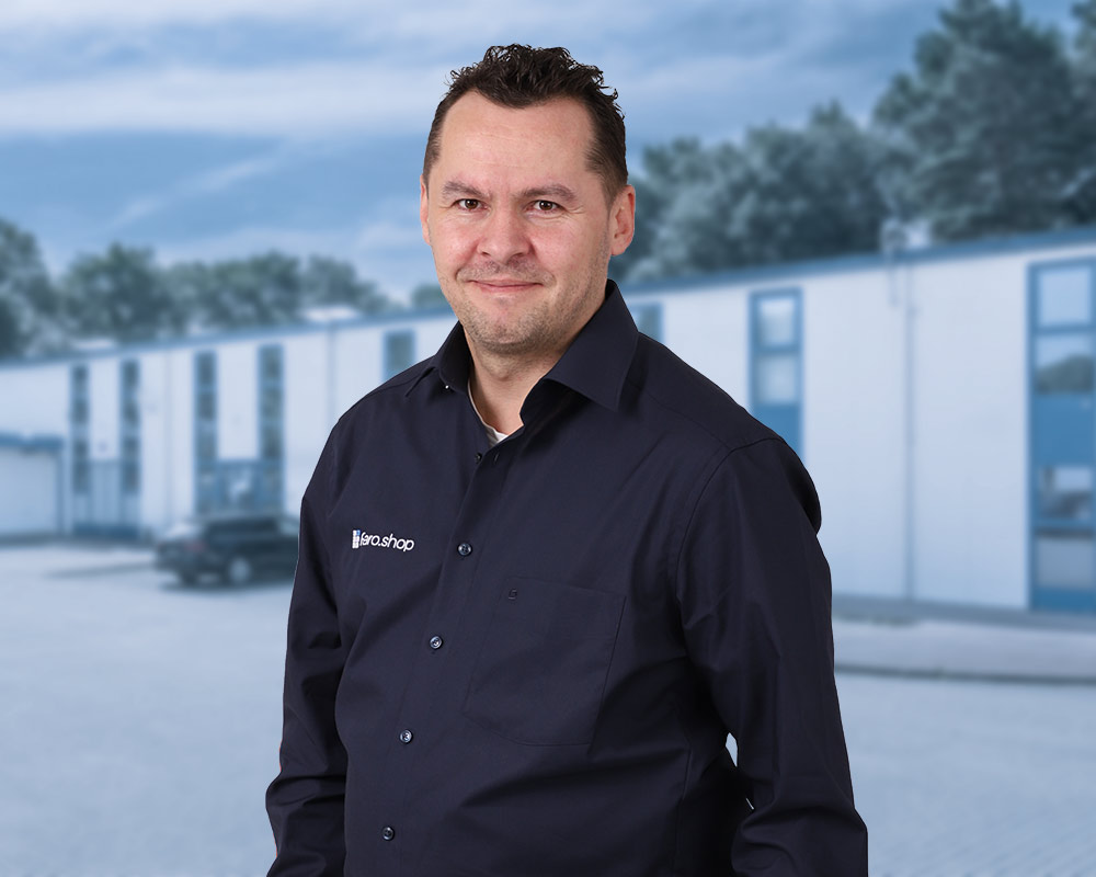 Geschäftskunden 6 Geschäftskundenbetreuer Enrico Herold im Innendienst