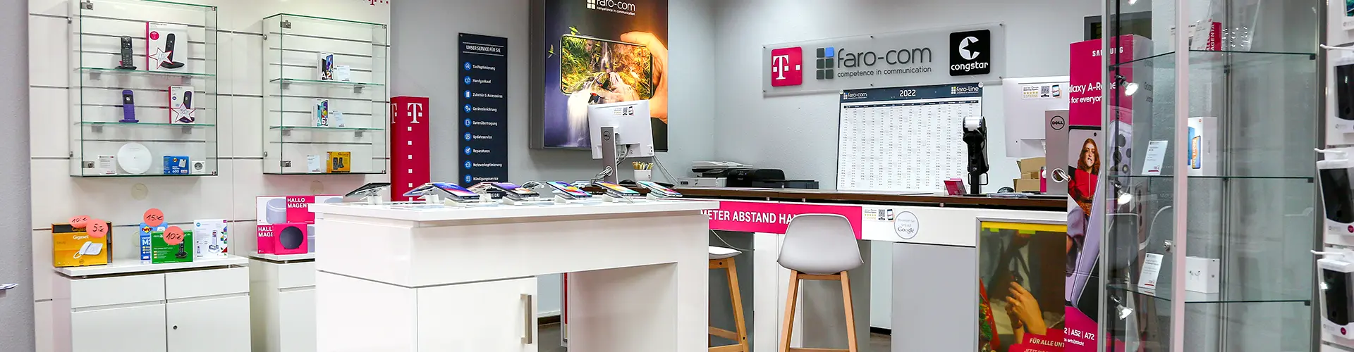 faro.shop Anklam Beratertresen und Ausstellung verschiedener Handymodelle
